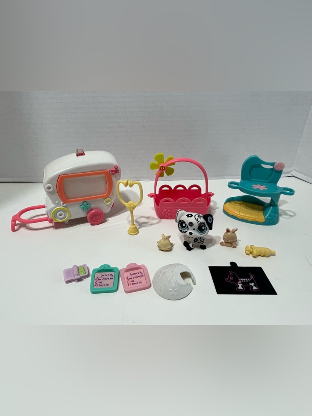 LITTLEST PET SHOP Hospital accessories bunnies Dalmatian dog ambulance xray LPS